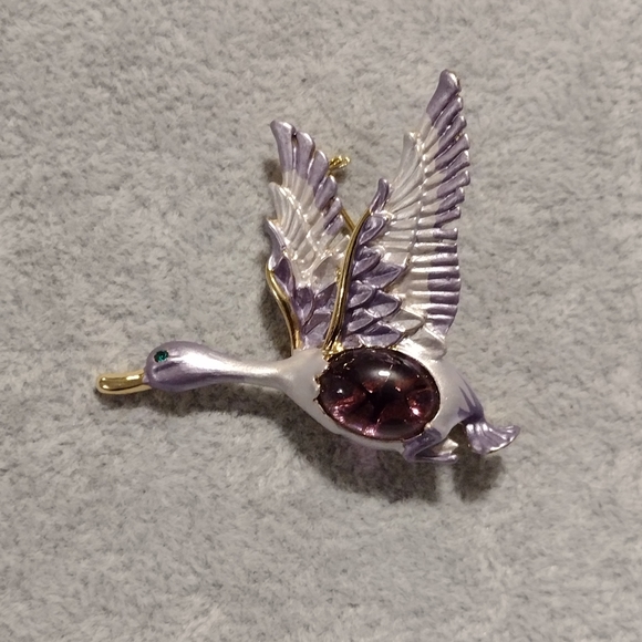 Vtg. 80s-90s Amethyst Canadian Goose Brooch, Satin Silver Tone - Picture 8 of 14